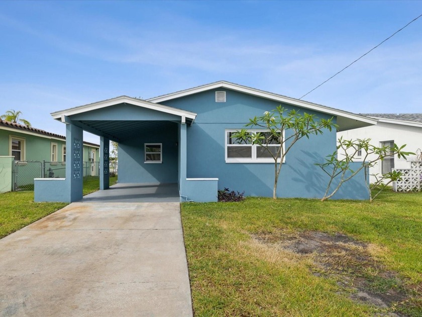 WELCOME TO YOUR NEW TOTALLY UPDATED DEEP WATER GULF ACCESS - Beach Home for sale in New Port Richey, Florida on Beachhouse.com