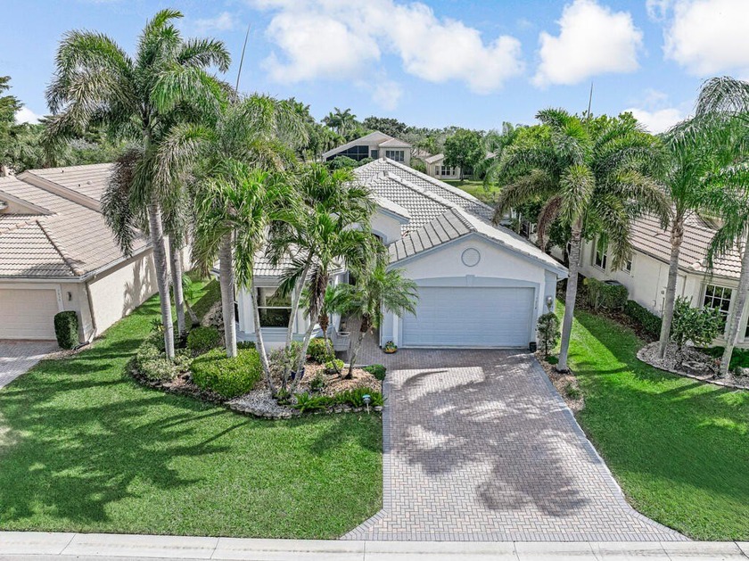 Beautiful Indian III model with a large extended screened patio - Beach Home for sale in Lake Worth, Florida on Beachhouse.com