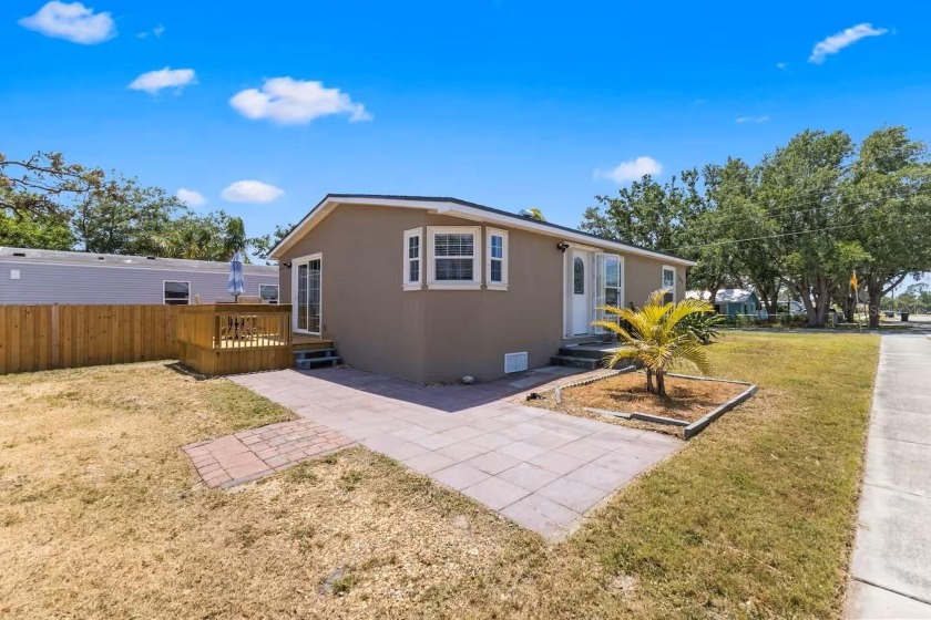 NEW ROOF INSTALLED 2025! Seller Motivated!! No HOA! No Flood - Beach Home for sale in Nokomis, Florida on Beachhouse.com