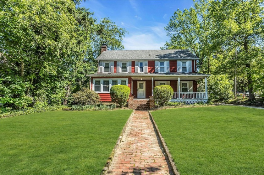 Welcome to this warm and inviting side by side 2 family home - Beach Townhome/Townhouse for sale in Glen Cove, New York on Beachhouse.com