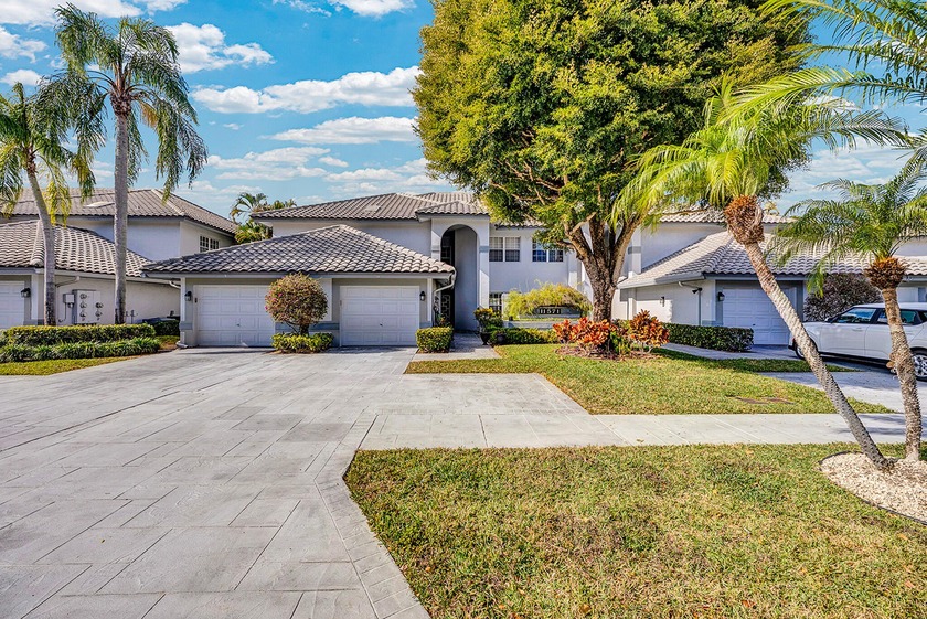 *Lake View**55 and Older Community**Manned Gate*--Welcome to - Beach Condo for sale in Boynton Beach, Florida on Beachhouse.com