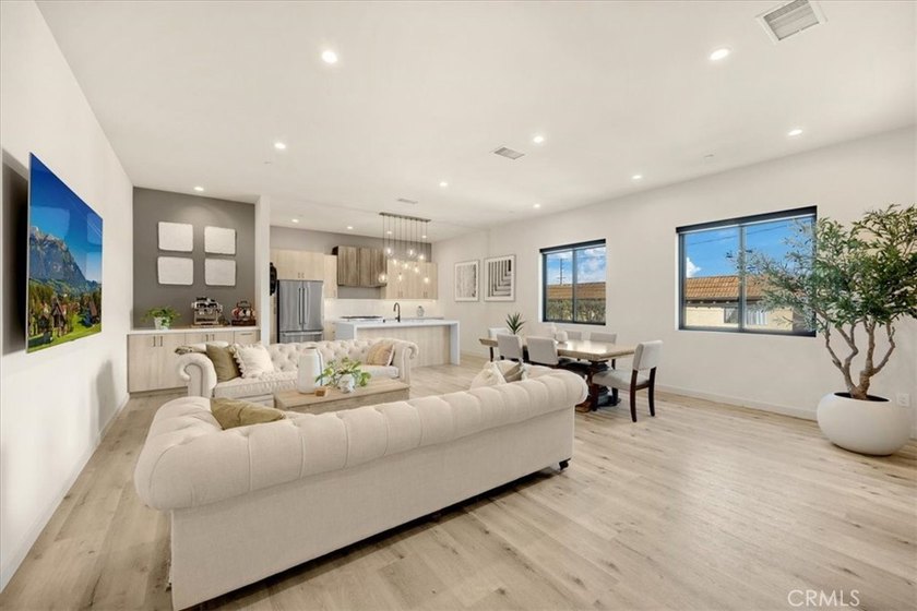 Welcome to the epitome of loft-style living in Costa - Beach Condo for sale in Costa Mesa, California on Beachhouse.com
