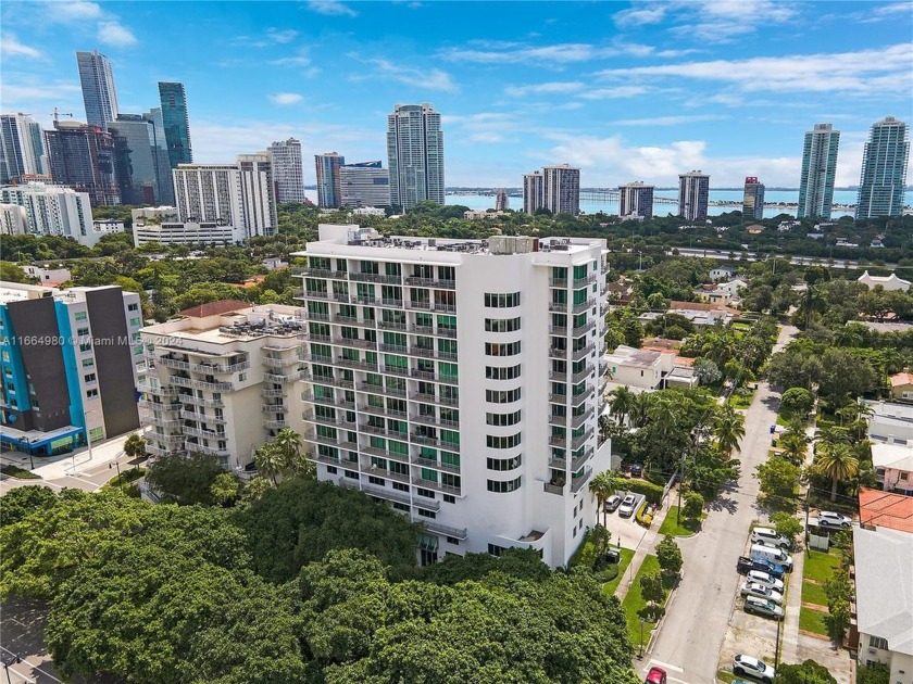 UNIQUE PH with THREE (3) assigned parking's AND TERRACE!!! - Beach Condo for sale in Miami, Florida on Beachhouse.com