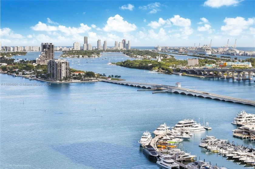 This stunning 1 bed + den, 2 bath condo spans 888 sq. ft. and - Beach Condo for sale in Miami, Florida on Beachhouse.com