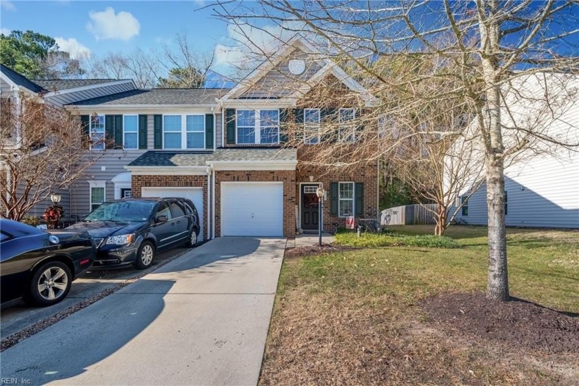 Welcome to Riverwalk Townes! This spacious end-unit townhome is - Beach Townhome/Townhouse for sale in Yorktown, Virginia on Beachhouse.com