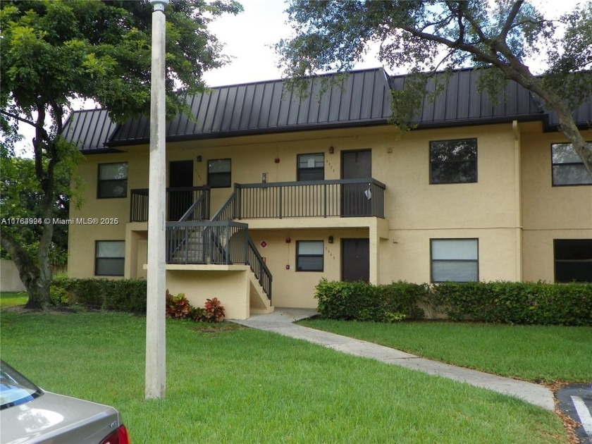GREAT INVESTMENT CONDO IN PEMBROKE PINES, 2 BED 2 BATH IN PINE - Beach Condo for sale in Pembroke Pines, Florida on Beachhouse.com
