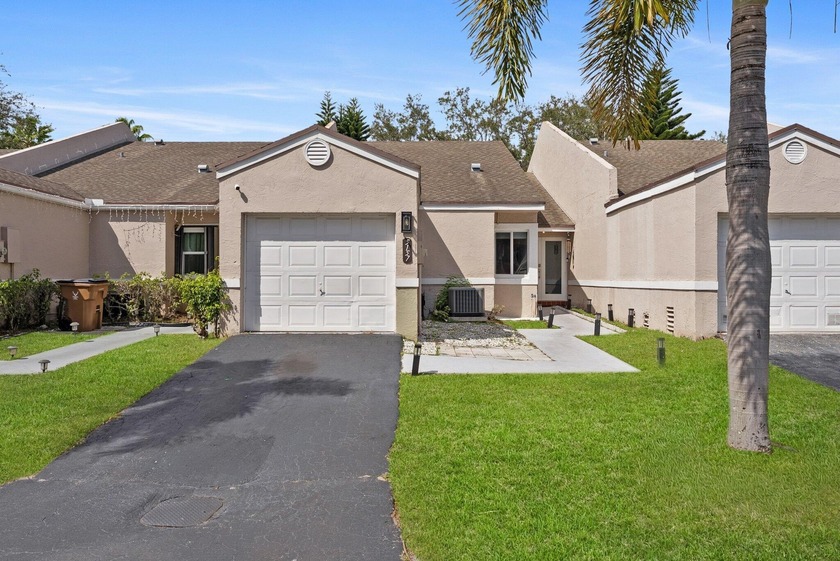 Refreshing 3BR/2BA home in The Lakes of Deerfield Beach - Beach Home for sale in Deerfield Beach, Florida on Beachhouse.com