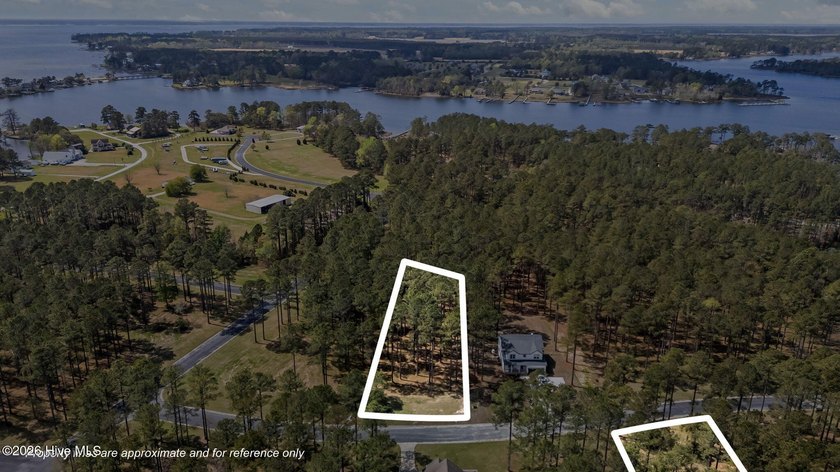 Welcome home to a beautiful and spacious building lot in the - Beach Lot for sale in Oriental, North Carolina on Beachhouse.com