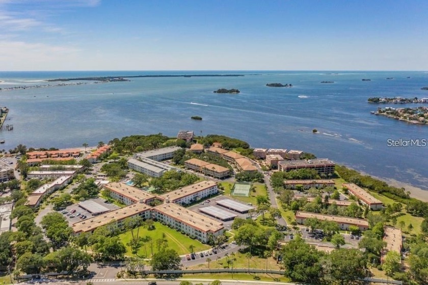HUGE PRICE DROP!!! Plus $4000 in CLOSING COSTS Assistance!! 

 - Beach Townhome/Townhouse for sale in Dunedin, Florida on Beachhouse.com
