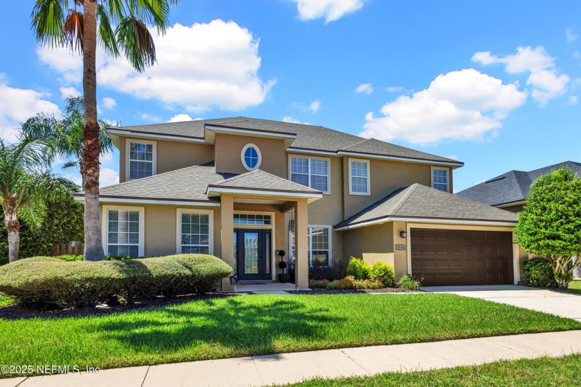 Location!! Location!!This fantastic home offers 5 bedrooms and 3 - Beach Home for sale in Jacksonville, Florida on Beachhouse.com