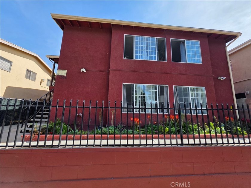 This well-maintained 4-unit income property presents a strong - Beach Townhome/Townhouse for sale in Long Beach, California on Beachhouse.com