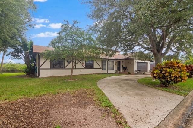 Your wait for the perfect home is over! This awesome find is - Beach Home for sale in Merritt Island, Florida on Beachhouse.com