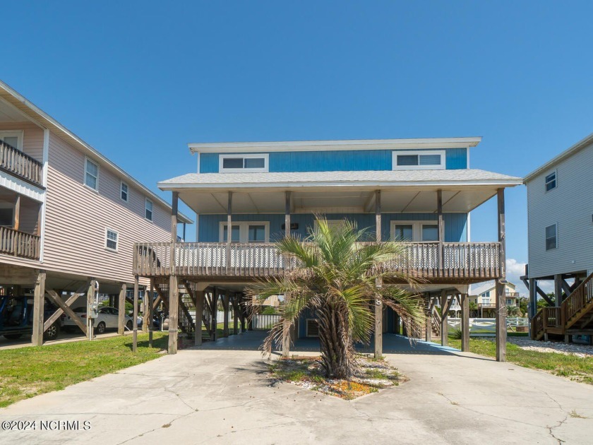 This 4 bedroom, 2 bath, 1.5 story beach house comes fully - Beach Home for sale in Oak Island, North Carolina on Beachhouse.com