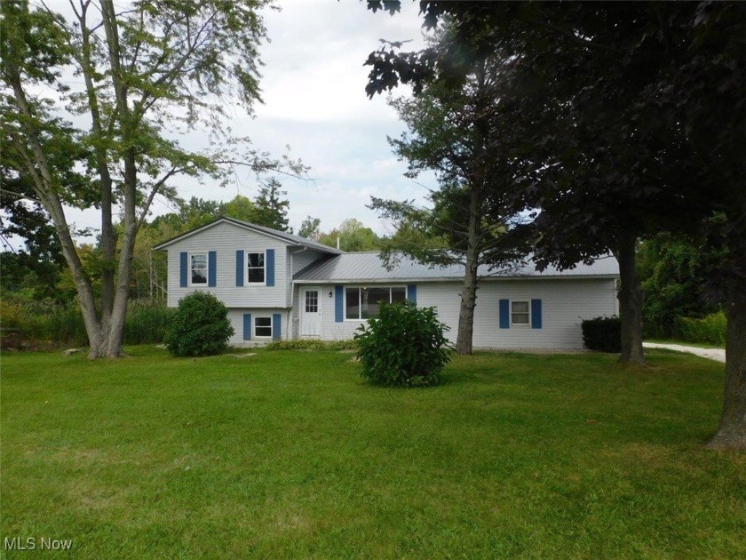 Welcome to this beauty !! located in the charming North - Beach Home for sale in North Kingsville, Ohio on Beachhouse.com