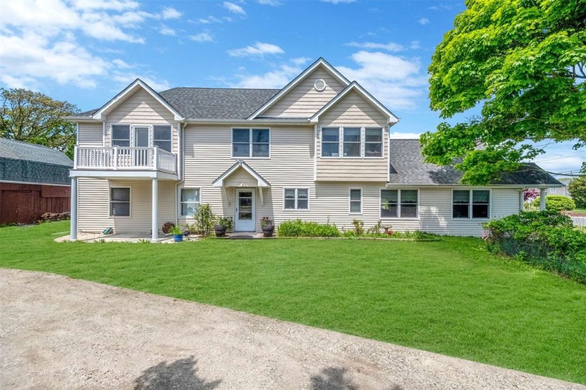 This 5-bedroom, 3-bathroom colonial spans about 2700 sq ft with - Beach Home for sale in Bayport, New York on Beachhouse.com