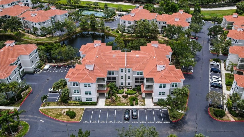 RARE OVERSIZED 1 CAR GARAGE INCLUDED!!! This 3BR/2BA, furnished - Beach Condo for sale in Estero, Florida on Beachhouse.com