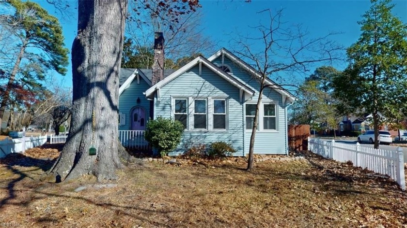 Come Home to Portsmouth!!! This 3 bedroom, 2 bath gem has so - Beach Home for sale in Portsmouth, Virginia on Beachhouse.com