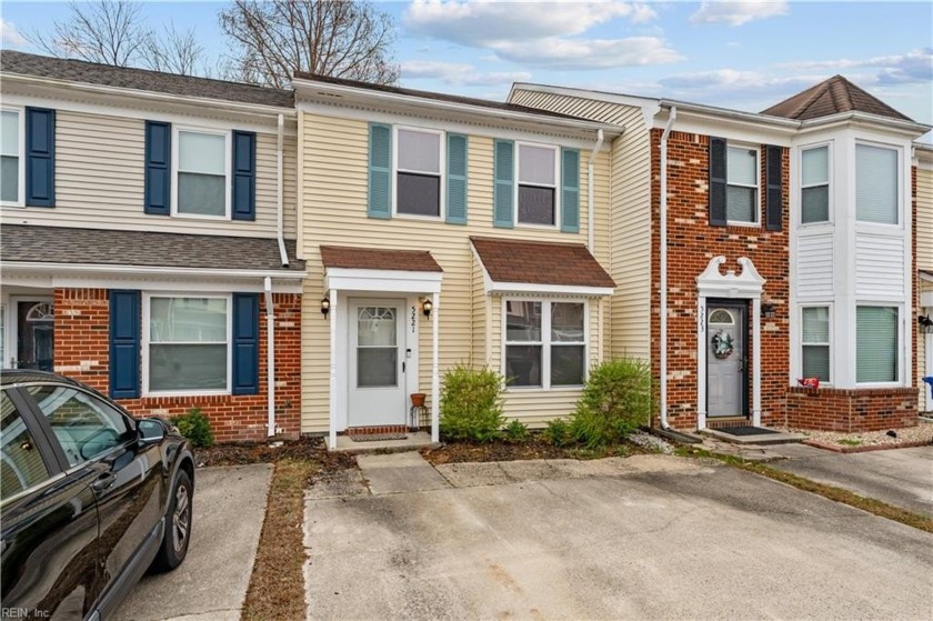 Check out this conveniently located townhome in the heart of - Beach Townhome/Townhouse for sale in Virginia Beach, Virginia on Beachhouse.com