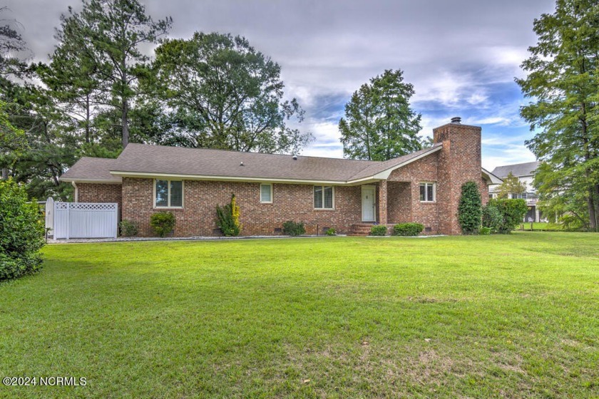 Enjoy breathtaking water views from your living room and back - Beach Home for sale in New Bern, North Carolina on Beachhouse.com