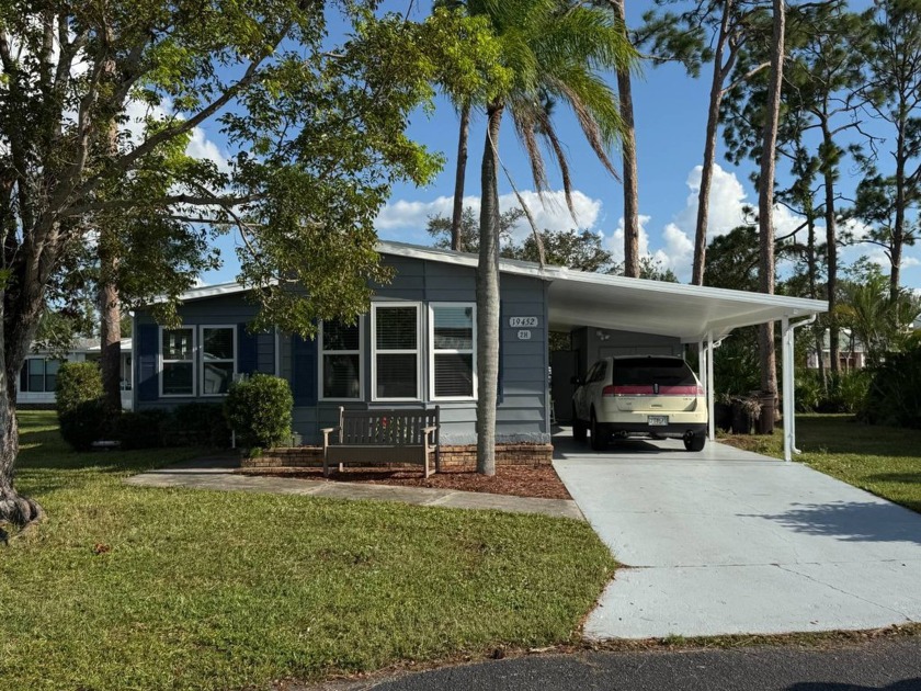 This lovely, manufactured home is on leased land in the - Beach Home for sale in North Fort Myers, Florida on Beachhouse.com