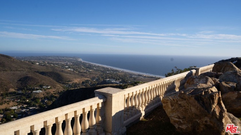 Views, Views, Views!! Build your private dream estate or - Beach Acreage for sale in Malibu, California on Beachhouse.com