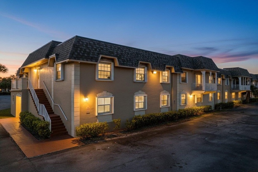 GORGEOUS 1ST FLOOR CONDO | PRESTIGIOUS BROOKFIELD GARDENS | - Beach Condo for sale in Deerfield Beach, Florida on Beachhouse.com