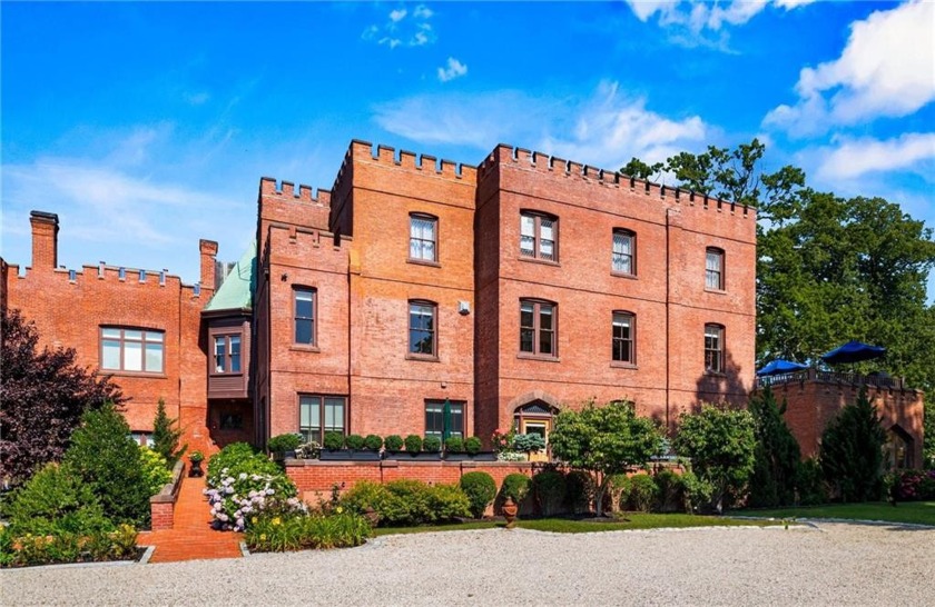 Discover the charm of this elegant one-level condo residence - Beach Condo for sale in Newport, Rhode Island on Beachhouse.com