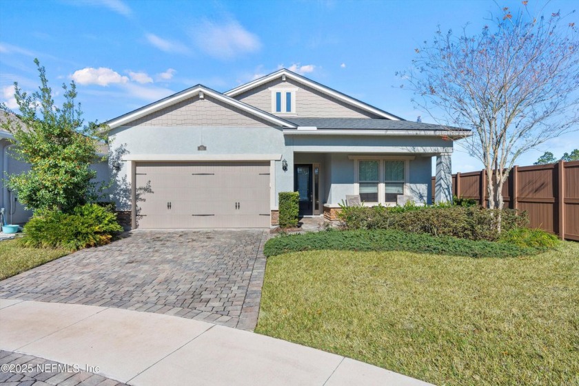 This charming home has magnificent sunlight and a wide open - Beach Home for sale in Jacksonville, Florida on Beachhouse.com