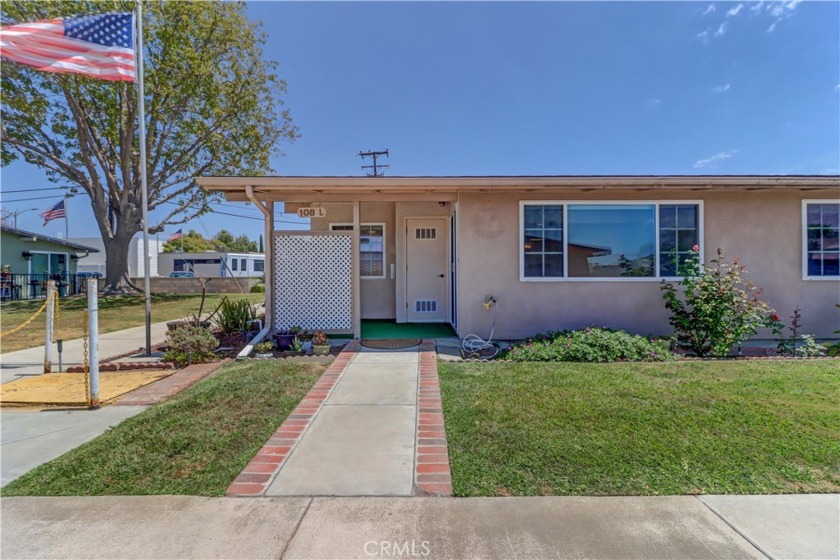 Rare corner unit with custom upgrades. This 2 bedroom unit has - Beach Other for sale in Seal Beach, California on Beachhouse.com