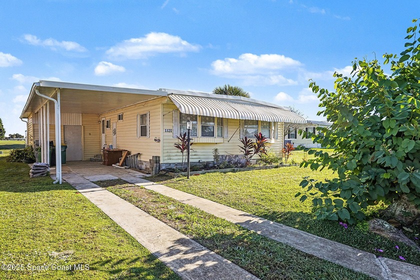 One of the most sought after locations in Barefoot Bay. This - Beach Home for sale in Micco, Florida on Beachhouse.com