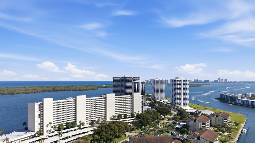 Don't miss this beautifully renovated waterfront condo - Beach Condo for sale in North Palm Beach, Florida on Beachhouse.com