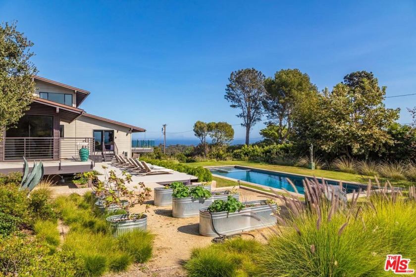 Architectural Modern Design on Point Dume has breathtaking Ocean - Beach Home for sale in Malibu, California on Beachhouse.com