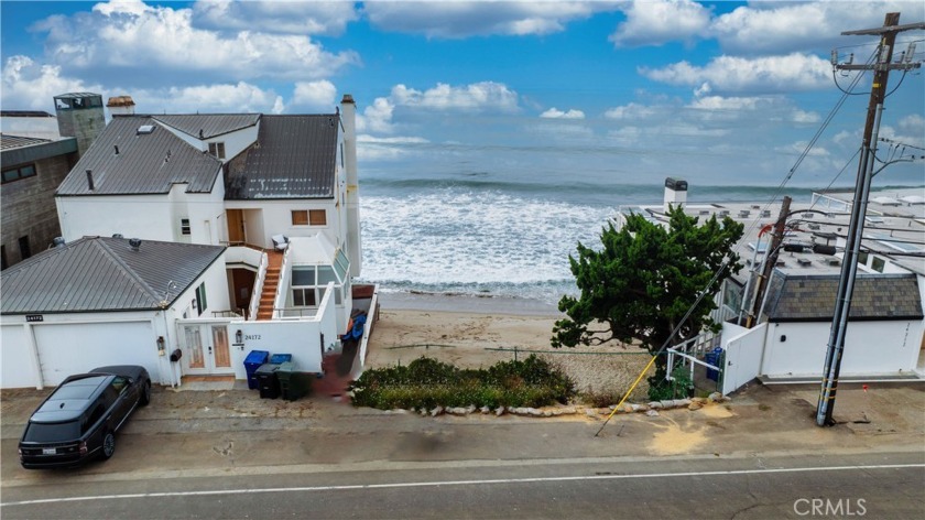 At approximately 6100 SF, this lot offers the perfect - Beach Lot for sale in Malibu, California on Beachhouse.com