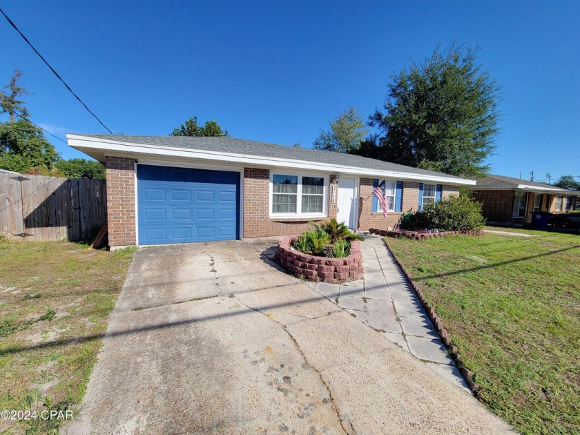 Cozy 3 bedroom/2 bath home near FSU/Gulf Coast State College and - Beach Home for sale in Panama City, Florida on Beachhouse.com