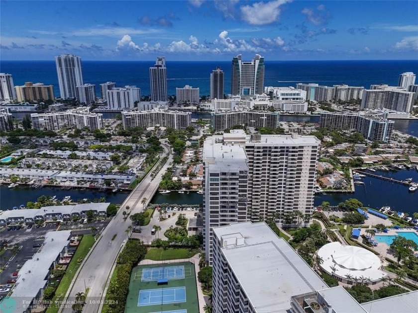 Luxurious 1-Bedroom Condo with Stunning Ocean and Broward County - Beach Condo for sale in Hallandale Beach, Florida on Beachhouse.com