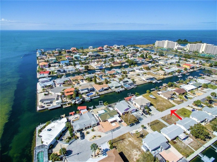 OVERSIZED (70X100) WATERFRONT CANAL BUILDING LOT WITH SEAWALL - Beach Lot for sale in Hudson, Florida on Beachhouse.com