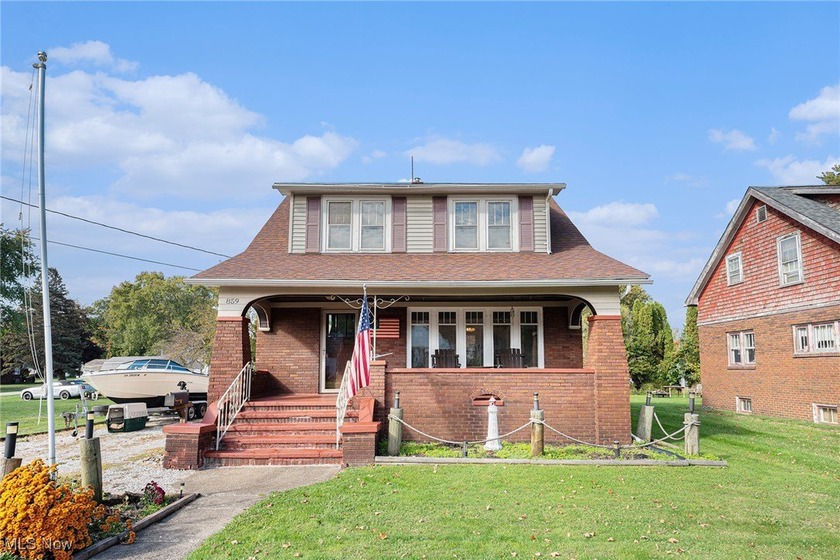 Discover the charm of lakeside living in this inviting 3-bedroom - Beach Home for sale in Conneaut, Ohio on Beachhouse.com