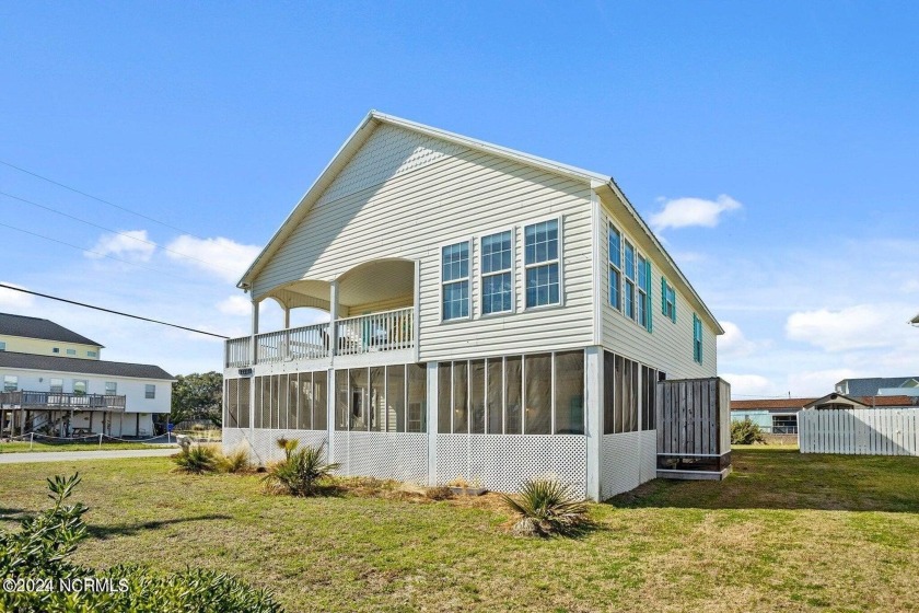 New Listing on Topsail Island! Charming Beach Cottage steps away - Beach Home for sale in Surf City, North Carolina on Beachhouse.com