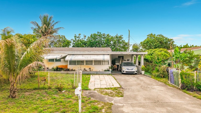 This recently renovated and very spacious 4 bedroom, home - Beach Home for sale in Fort Lauderdale, Florida on Beachhouse.com
