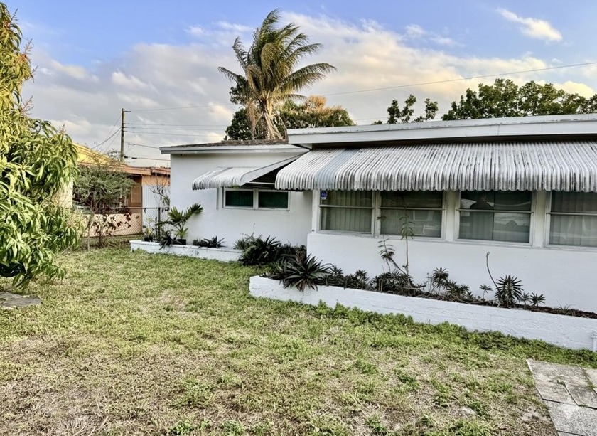 This recently renovated and very spacious 4 bedroom, home - Beach Home for sale in Fort Lauderdale, Florida on Beachhouse.com