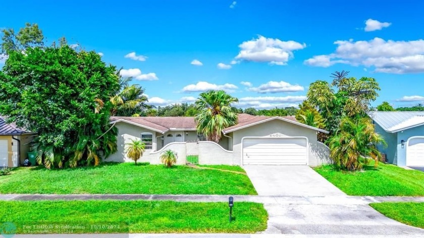 Situated in highly sought after family oriented neighborhood - Beach Home for sale in Davie, Florida on Beachhouse.com