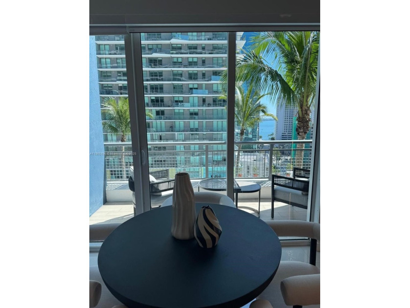 Fully furnished and upgraded  1bed/1.5bath Great for investors - Beach Condo for sale in Miami, Florida on Beachhouse.com