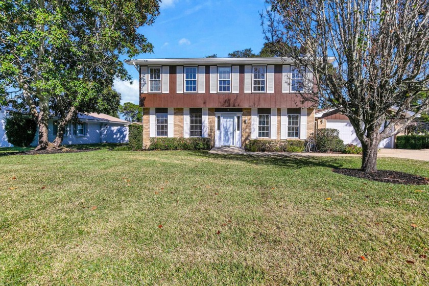 RENOVATED home in the Lake Lorraine area of Shalimar is ready - Beach Home for sale in Shalimar, Florida on Beachhouse.com