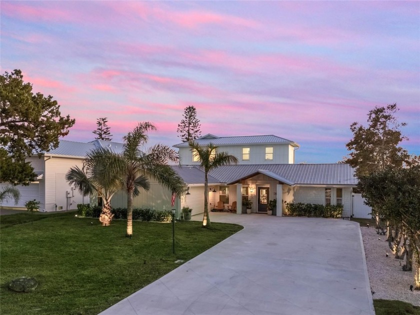 Welcome to 25 Cunningham Dr - a meticulously renovated Coastal - Beach Home for sale in New Smyrna Beach, Florida on Beachhouse.com