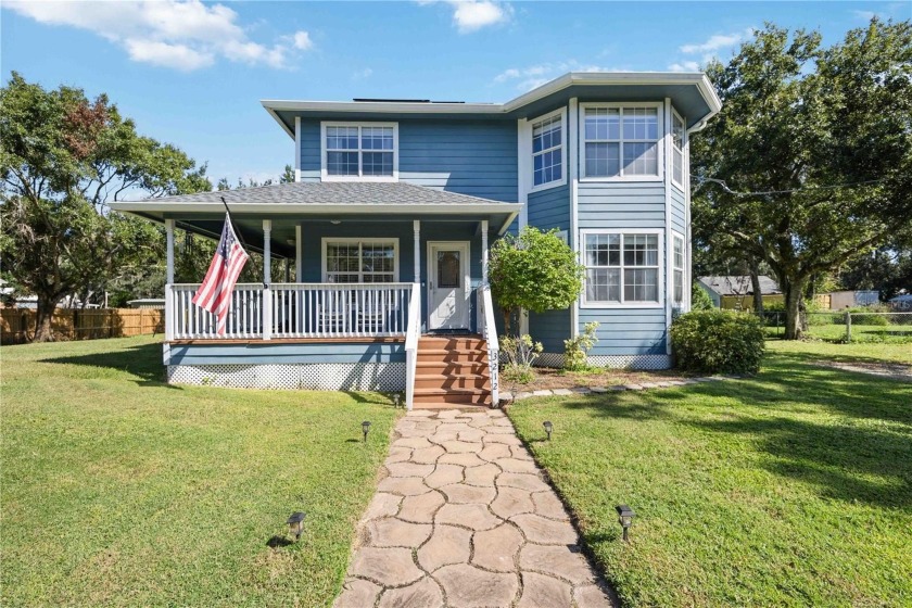 PRICE REDUCTION + $25,000 TOWARD BUYER CLOSING COSTS OR SOLAR - Beach Home for sale in Ruskin, Florida on Beachhouse.com