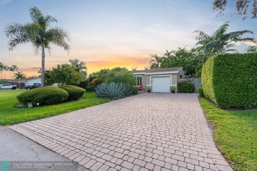 A darling of a home on picturesque Coral Gardens Drive.  The - Beach Home for sale in Wilton Manors, Florida on Beachhouse.com