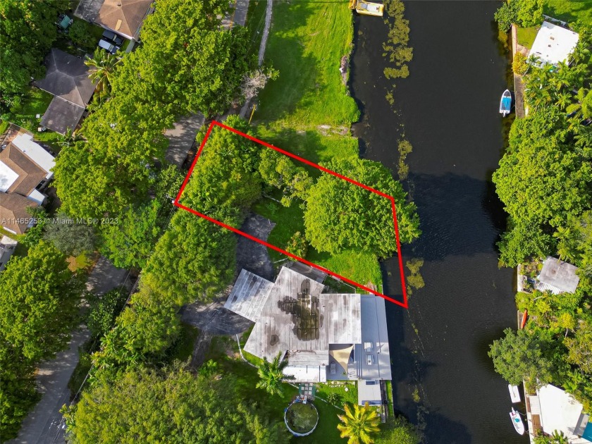 Beautiful waterfront land with no obstruction adjacent to the - Beach Lot for sale in North Miami, Florida on Beachhouse.com