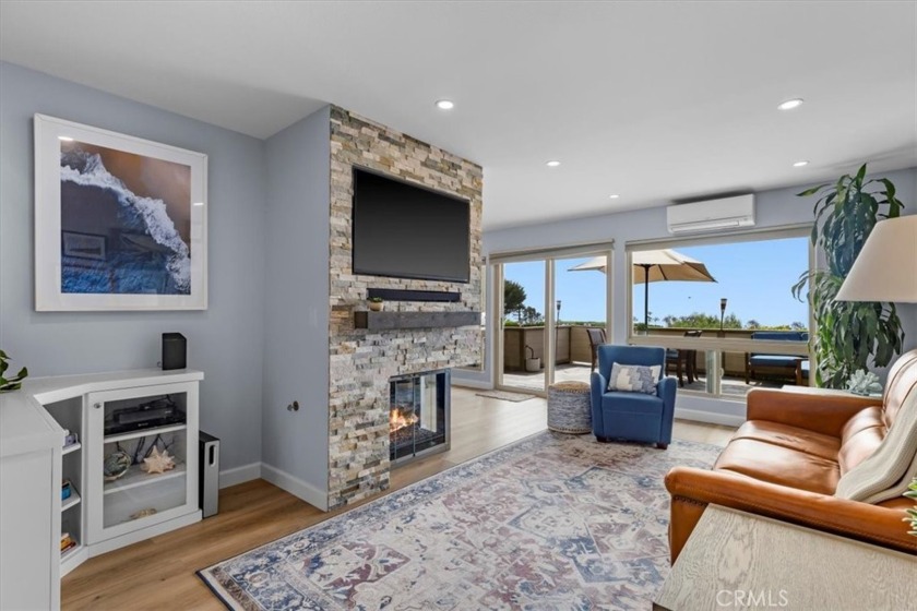 Discover the ultimate in comfort and luxury with this exquisite - Beach Townhome/Townhouse for sale in Rolling Hills Estates, California on Beachhouse.com