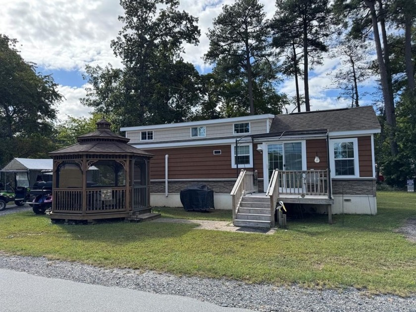 Beautiful well maintained park model on two lots in Trails End - Beach Home for sale in Horntown, Virginia on Beachhouse.com