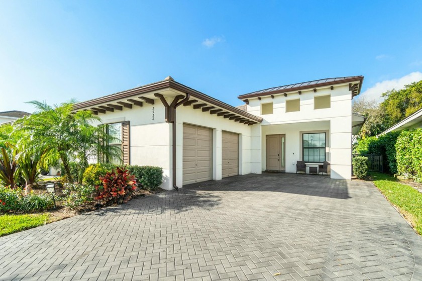 Situated alongside the brand new DUTCHMAN'S PIPE, a private - Beach Home for sale in West Palm Beach, Florida on Beachhouse.com
